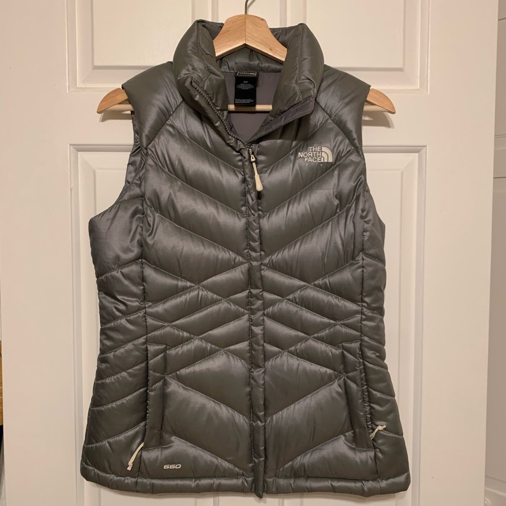 THE NORTH FACE Gray Puffer Vest Size Small